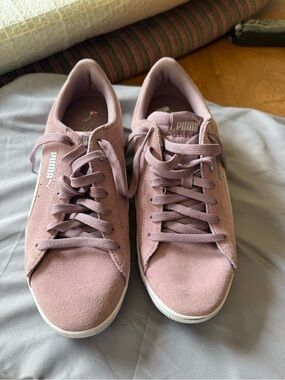 Puma Women's Suede Sneakers in Dusty Rose